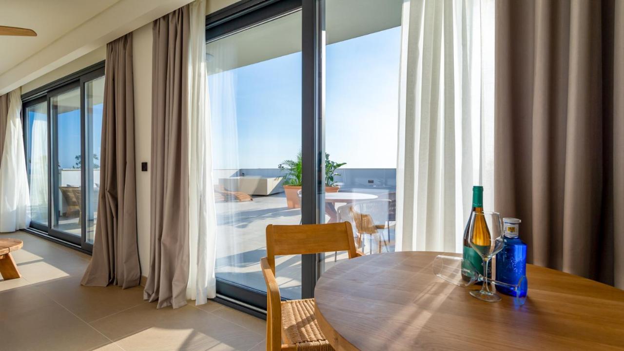 Hotel Apartamentos Hamus Conil De La Frontera Esterno foto