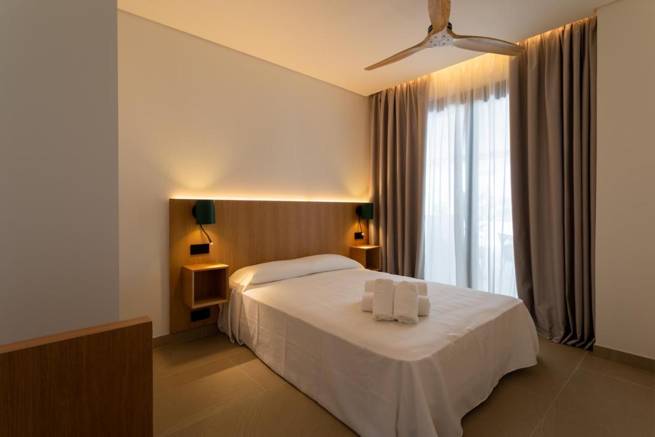 Hotel Apartamentos Hamus Conil De La Frontera Esterno foto