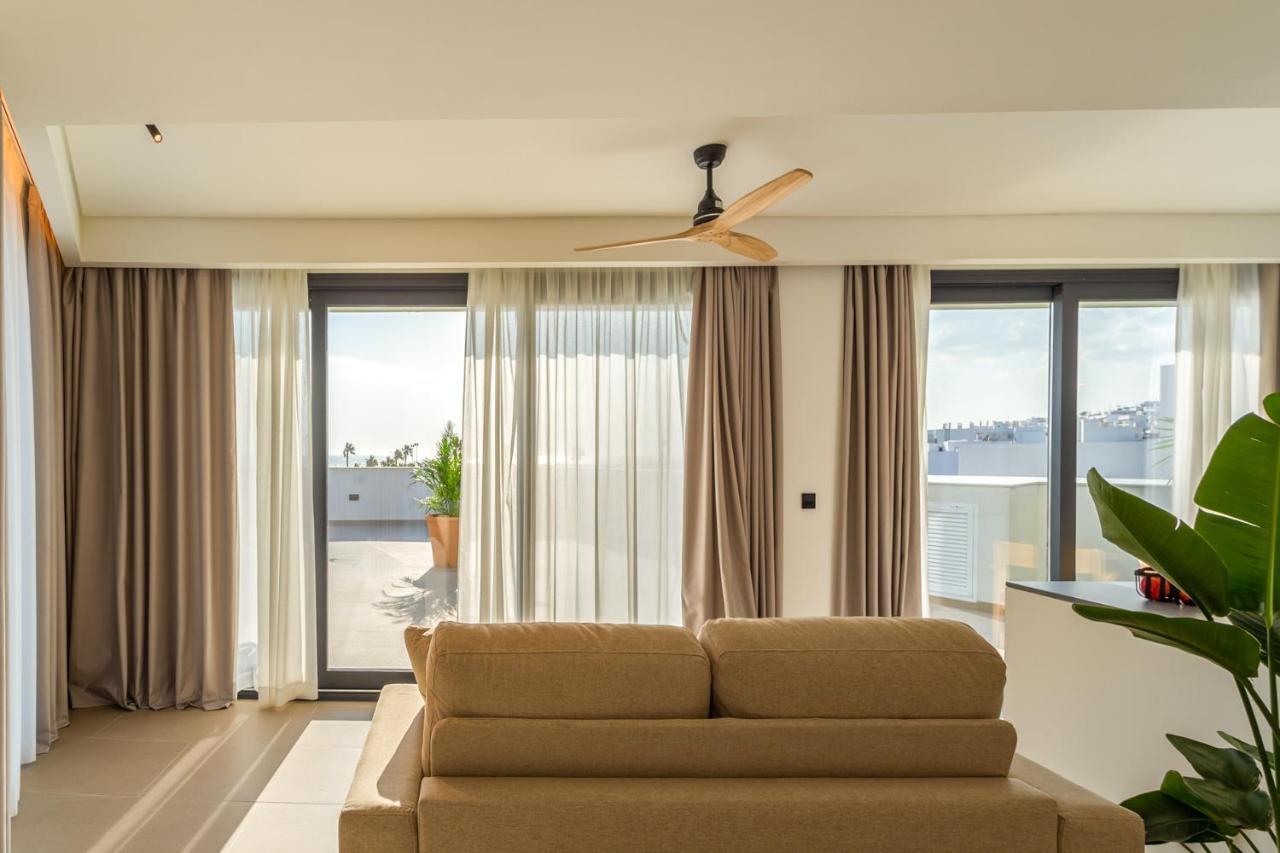 Hotel Apartamentos Hamus Conil De La Frontera Esterno foto